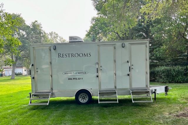3 Stall, Toilet Trailer