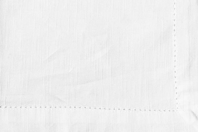 NAPKIN, WHITE HEMSTITCHED 20" x 20"